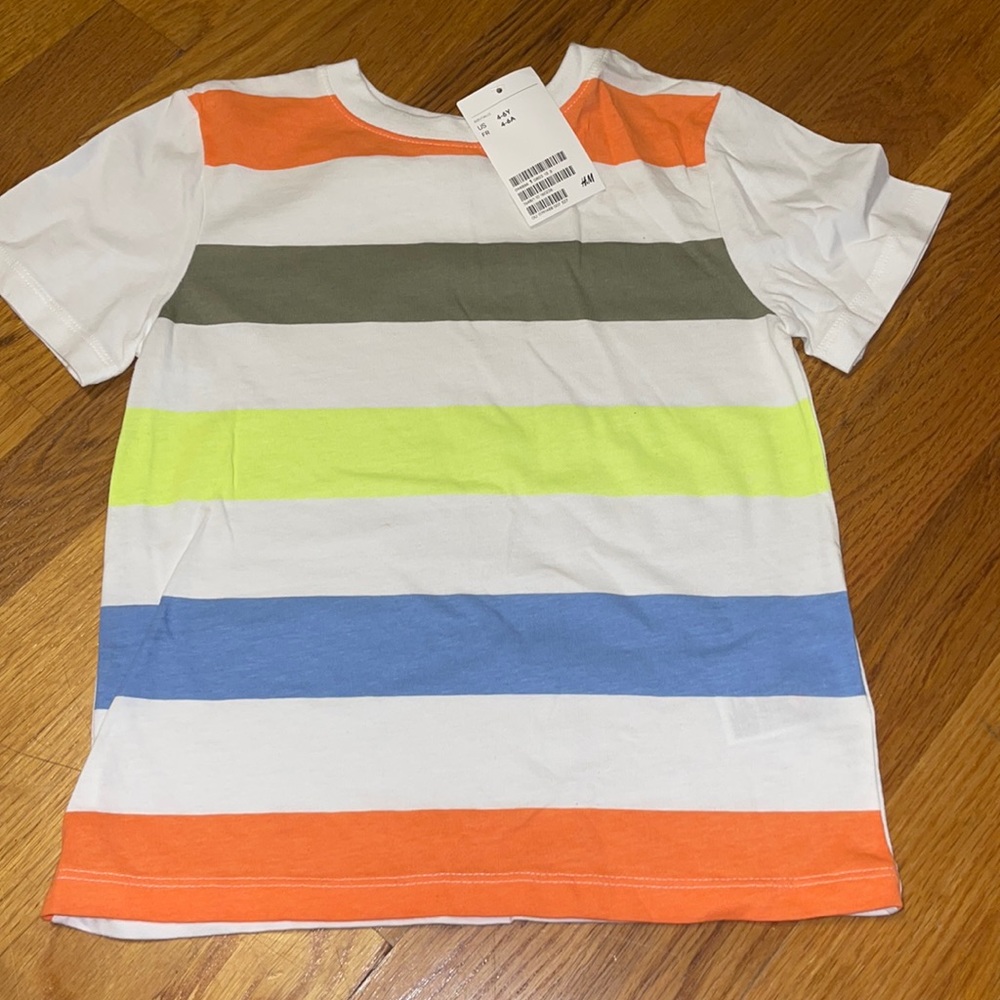 NWT H&M Tshirt